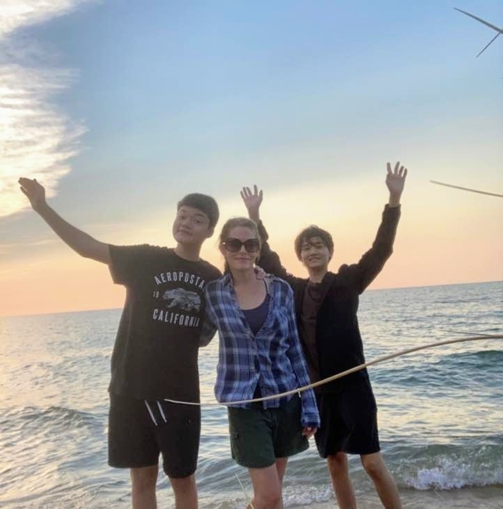 Meet your Posher, Hilary